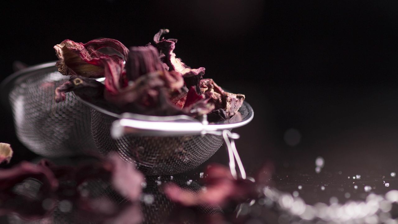 The 5 Best Nightcap Drinks for People With High Blood Pressure