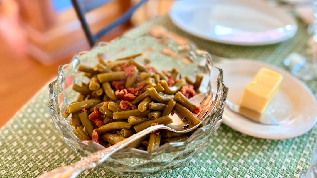 6 Vintage Casseroles That Deserve a Spot on Your Dinner Table