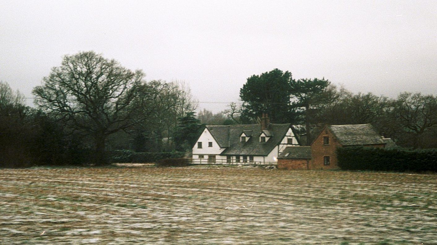 This tiny house survives extreme floods