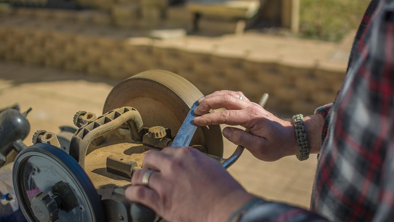 The Knife Sharpening Lie: Why Honing Your Blade Isn't Actually Sharpening It