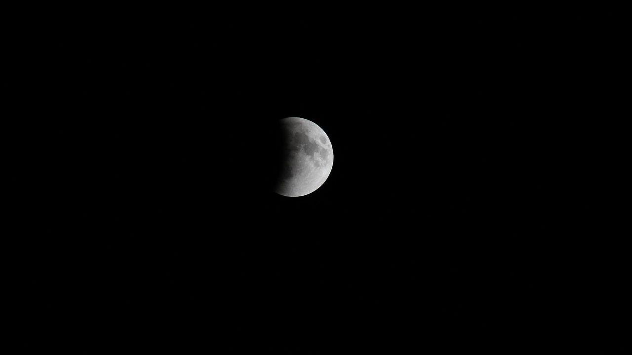 May’s Taurus New Moon Is a Supermoon-Sized Wake-Up Call to Simplify Your Life