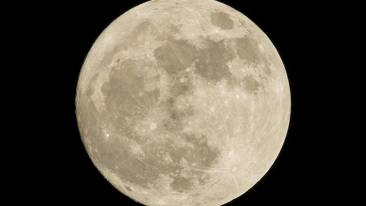 New Moon May 2026 – Healing Broken Hearts