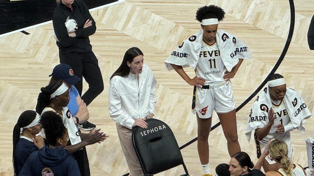 Caitlin Clark takes technical foul after argument with ref in fiery Fever scene