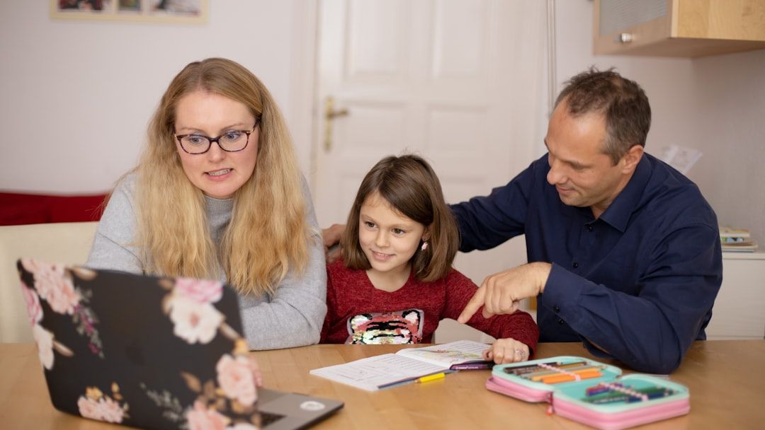 Some parents don’t want their kids to use tech at school. But districts are pushing back