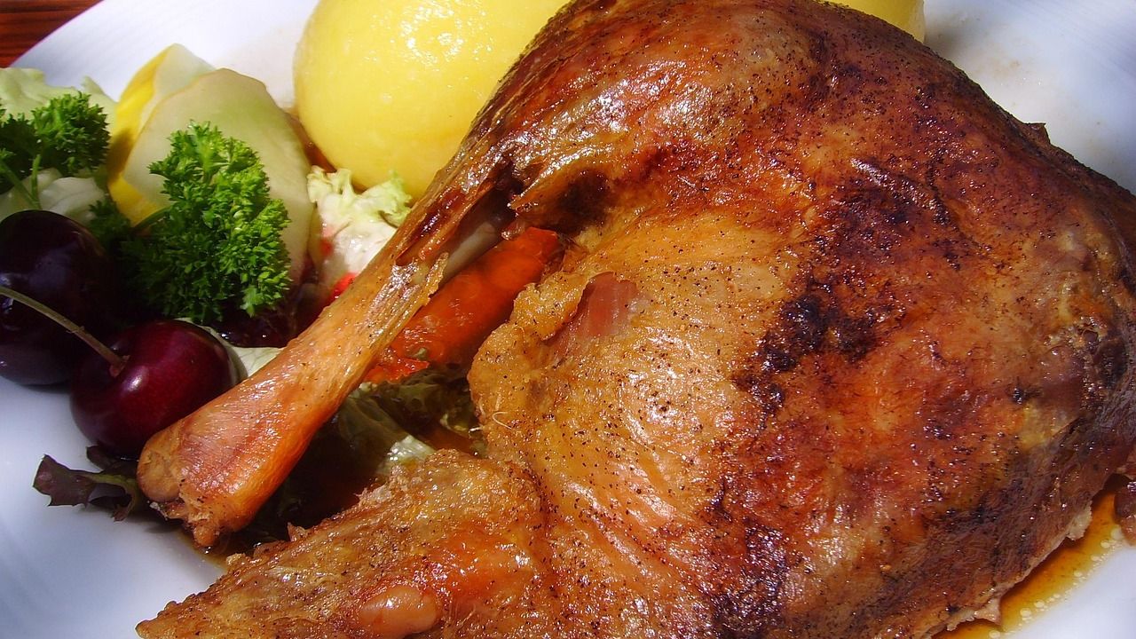 Lawmakers want USDA to maintain line speeds in poultry and pork plants, citing food safety