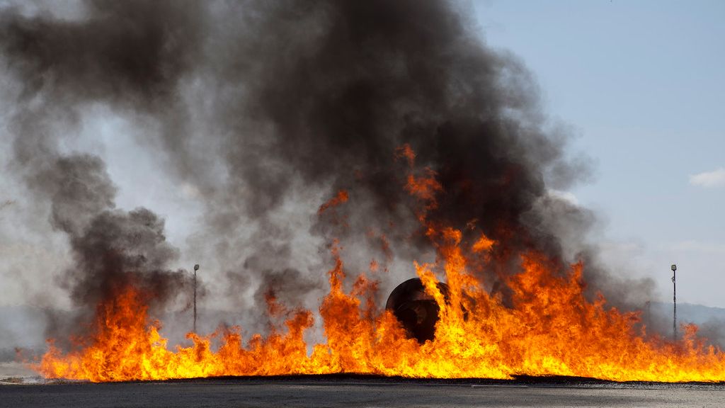 1 dead after boarded-up commercial building catches fire in San Bernardino