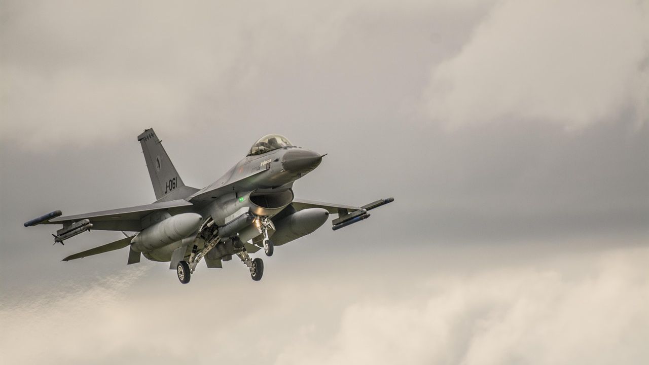 Hyundai Air & Sea show set to soar above the skies of Miami Beach during Memorial Day weekend